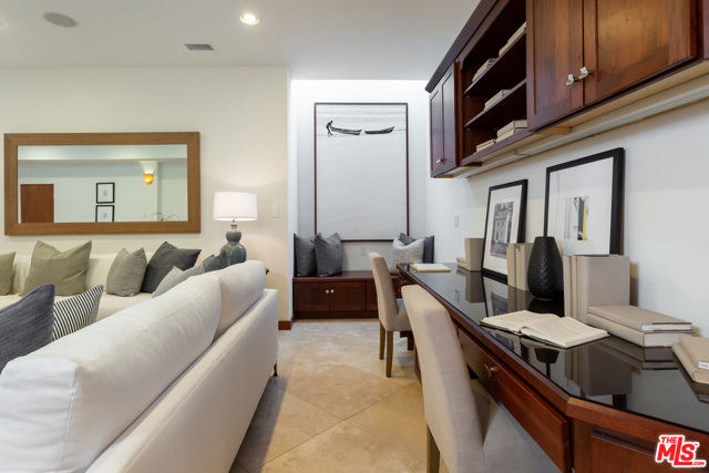 6 Bed Home for Sale in Santa Monica, California