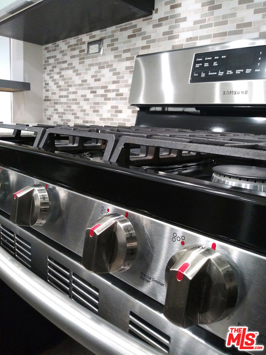 1 Bed Home for Sale in North Hollywood, California