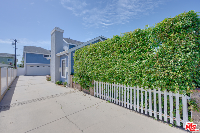 2214 Plant Avenue, Redondo Beach, California 90278, 3 Bedrooms Bedrooms, ,3 BathroomsBathrooms,Residential,Sold,Plant,21702084