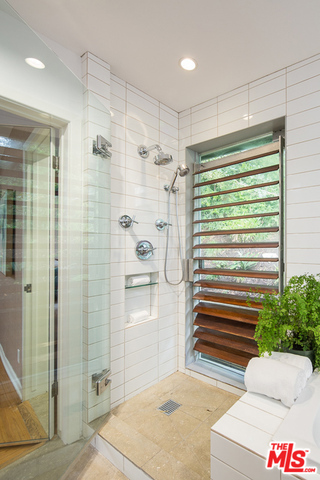 2 Bed Home for Sale in Los Angeles, California
