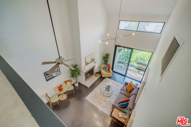 1 Bed Home for Sale in Playa del Rey, California