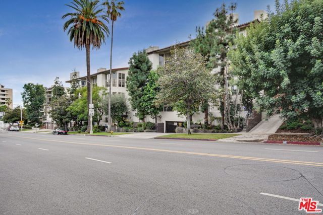 2 Bed Home for Sale in Los Angeles, California