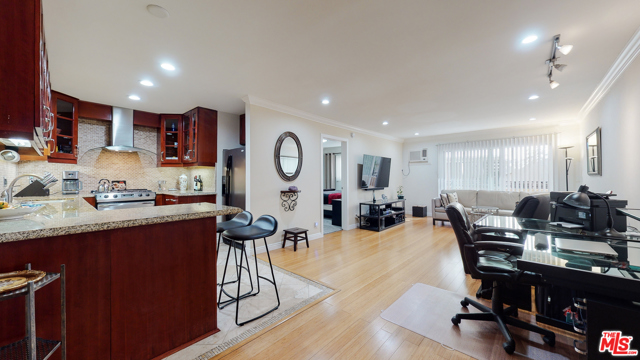 1 Bed Home for Sale in Los Angeles, California