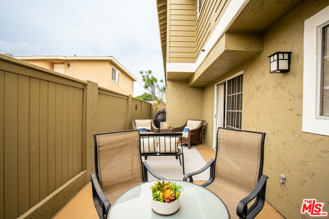 2210 HARRIMAN Lane, Redondo Beach, California 90278, 4 Bedrooms Bedrooms, ,2 BathroomsBathrooms,Residential,Sold,HARRIMAN,20544094