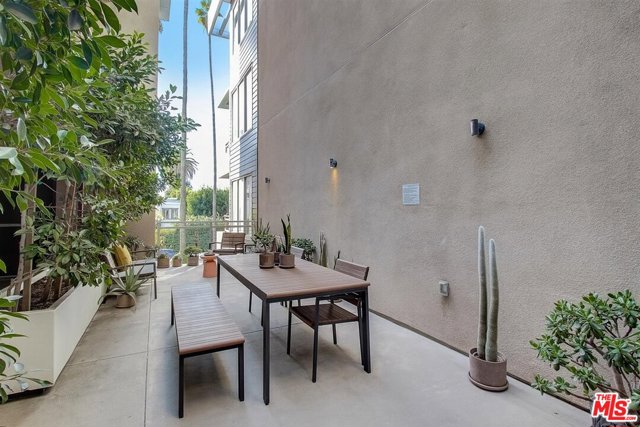 2 Bed Home for Sale in Los Angeles, California