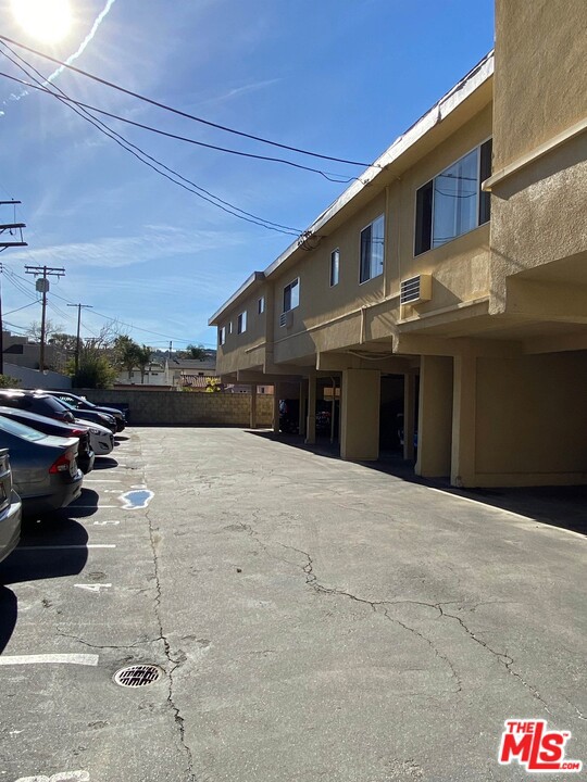  Income Home for Sale in Sherman Oaks, California