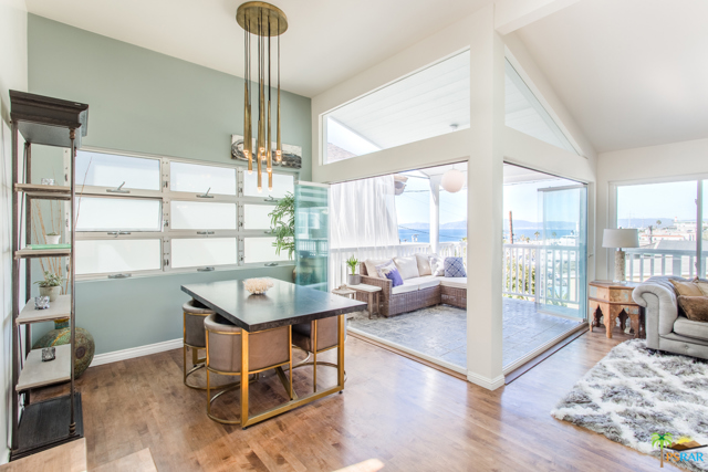 320 36TH Place, Manhattan Beach, California 90266, 2 Bedrooms Bedrooms, ,2 BathroomsBathrooms,Residential,Sold,36TH,19452708PS