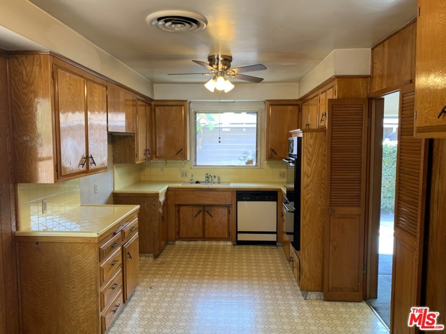 4 Bed Home for Sale in Van Nuys, California
