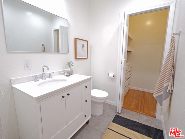 1 Bed Home for Sale in Los Angeles, California