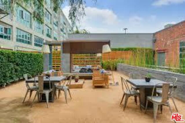 1 Bed Home for Sale in Los Angeles, California