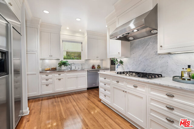 5 Bed Home for Sale in Los Angeles, California