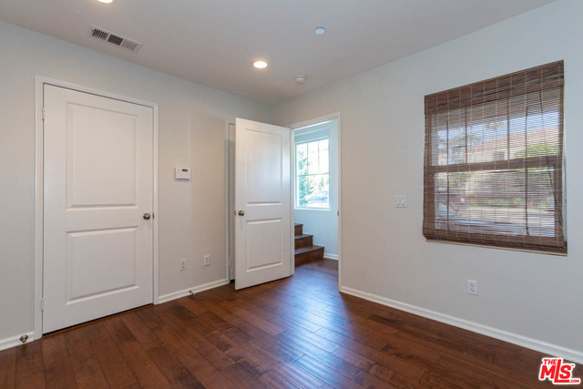 2 Bed Home for Sale in Los Angeles, California