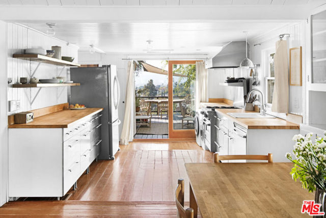 2 Bed Home for Sale in Los Angeles, California