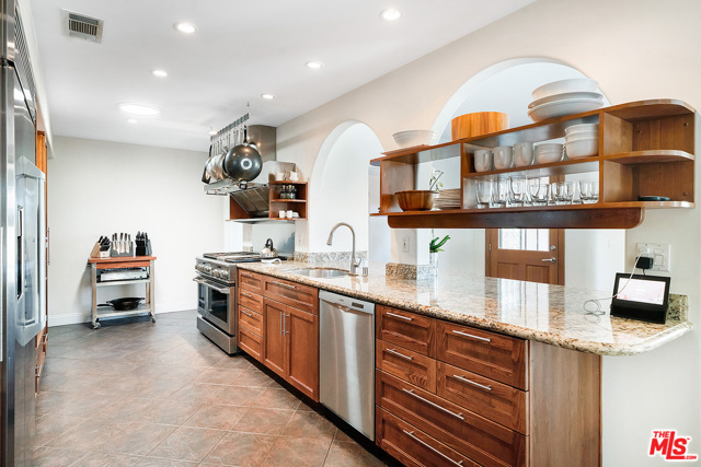 3 Bed Home for Sale in Sherman Oaks, California