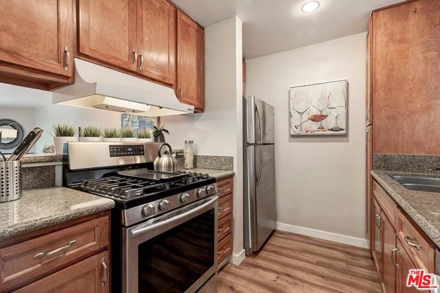 1 Bed Home for Sale in Los Angeles, California