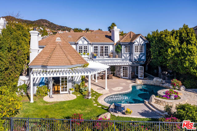 6 Bed Home for Sale in Pacific Palisades, California