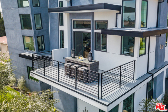 2423 Rockefeller Lane, Redondo Beach, California 90278, 5 Bedrooms Bedrooms, ,5 BathroomsBathrooms,Residential,Sold,Rockefeller,20581390