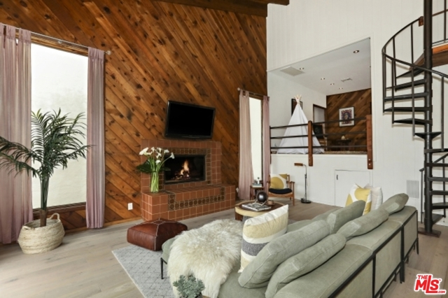 5 Bed Home for Sale in Los Angeles, California