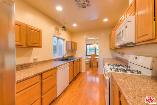 3 Bed Home for Sale in Lake Balboa, California