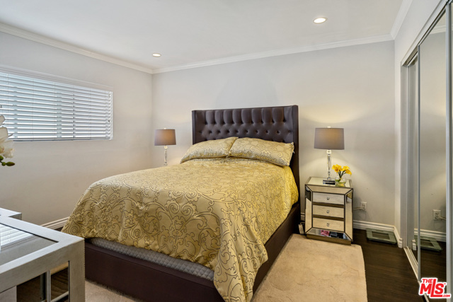 2 Bed Home for Sale in Sherman Oaks, California