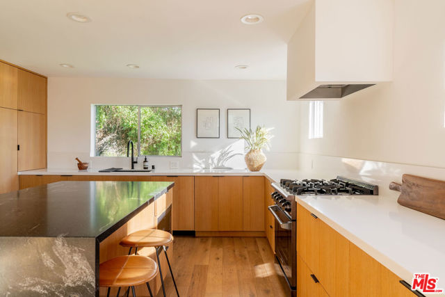 3 Bed Home for Sale in Los Angeles, California