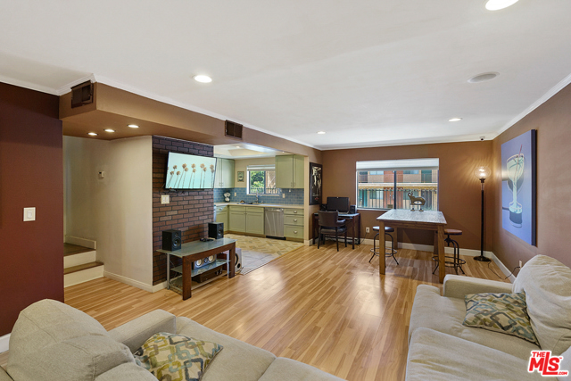 2 Bed Home for Sale in Van Nuys, California