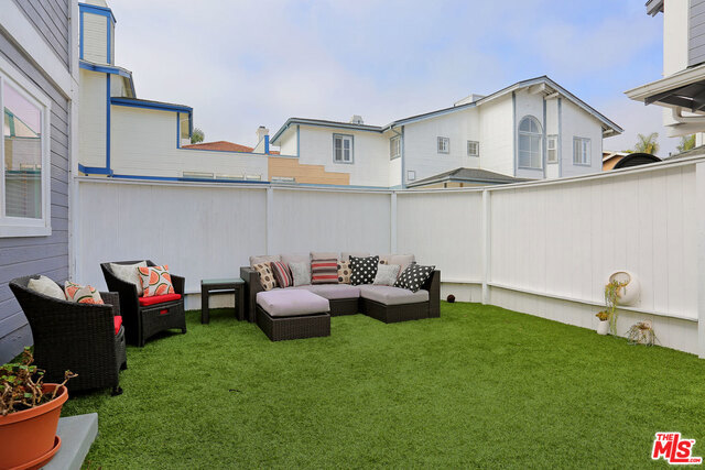 1807 CLARK Lane, Redondo Beach, California 90278, 3 Bedrooms Bedrooms, ,3 BathroomsBathrooms,Residential,Sold,CLARK,18304042