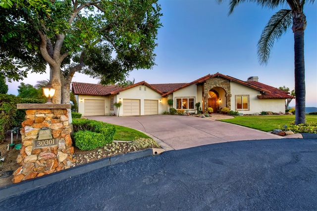 30301 Calle La Reina