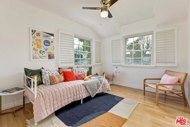 2 Bed Home for Sale in Van Nuys, California
