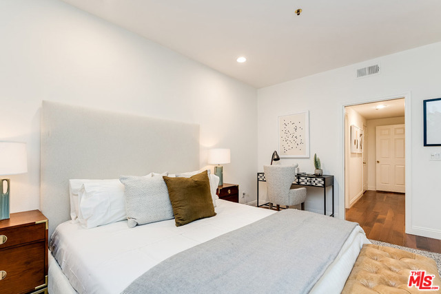 3 Bed Home for Sale in Los Angeles, California