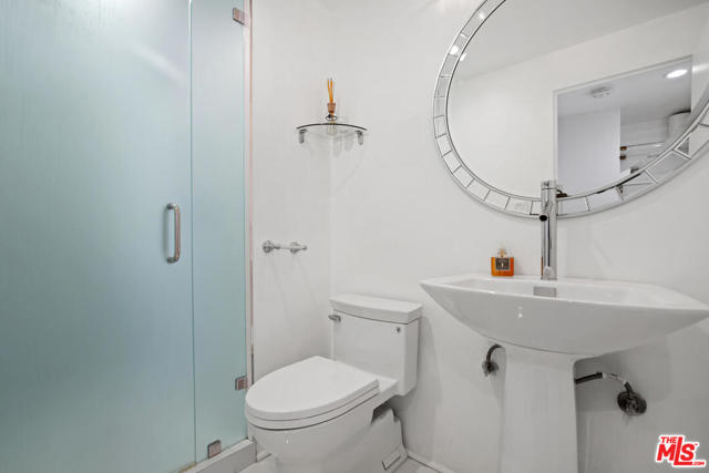 1 Bed Home for Sale in Los Angeles, California