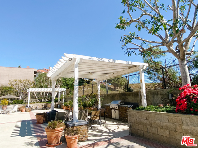 2 Bed Home for Sale in Playa del Rey, California