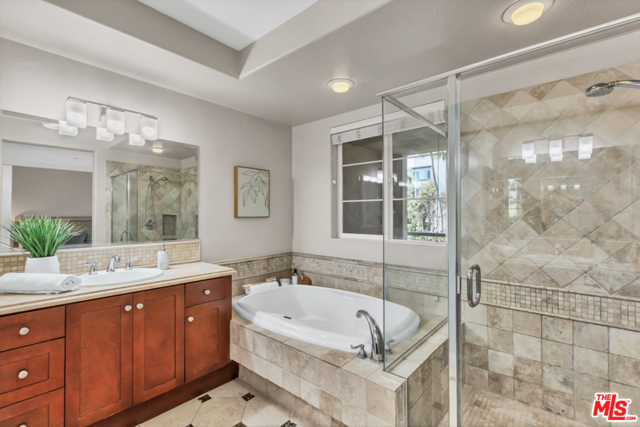 2 Bed Home for Sale in Playa Vista, California