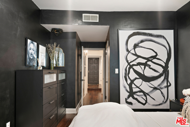 1 Bed Home for Sale in Los Angeles, California