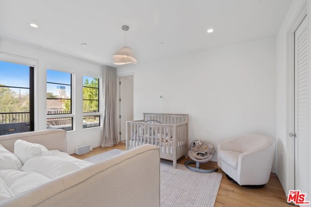 5 Bed Home for Sale in Los Angeles, California