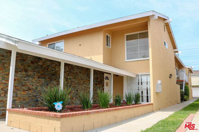 1215 AMETHYST Street, Redondo Beach, California 90277, ,Residential Income,Sold,AMETHYST,18329800