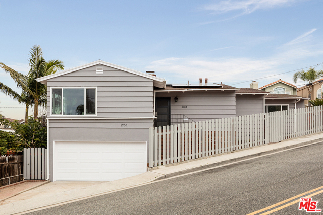 1700 FORD Avenue, Redondo Beach, California 90278, 3 Bedrooms Bedrooms, ,2 BathroomsBathrooms,Residential,Sold,FORD,19430724