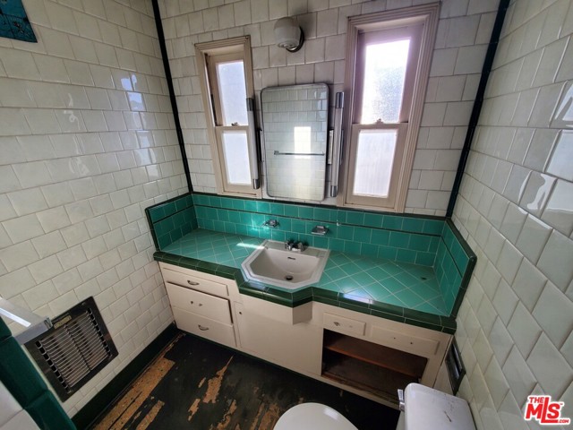 2 Bed Home for Sale in Burbank, California