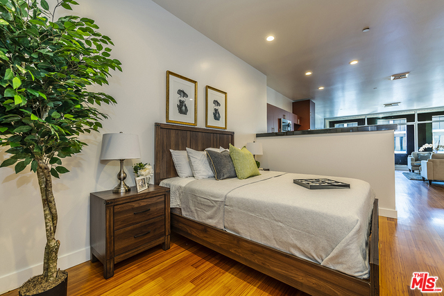 1 Bed Home for Sale in Los Angeles, California