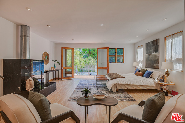 4 Bed Home for Sale in Sherman Oaks, California