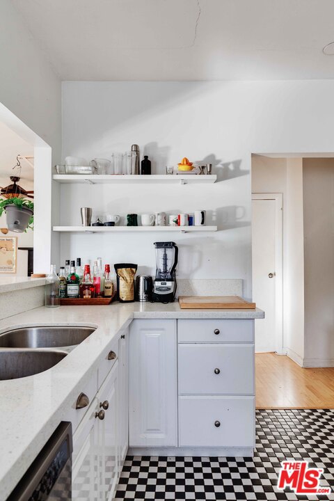  Income Home for Sale in Los Angeles, California