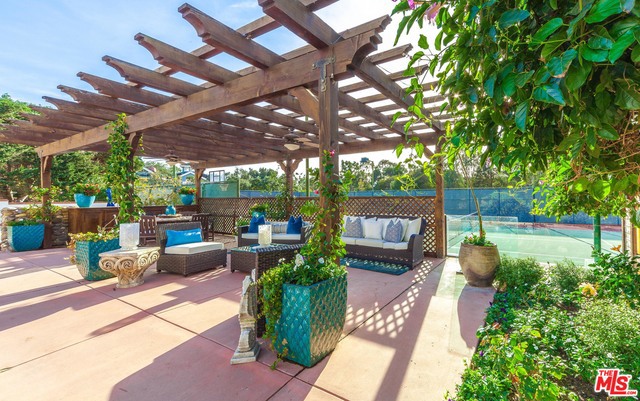 5 Bed Home for Sale in Malibu, California