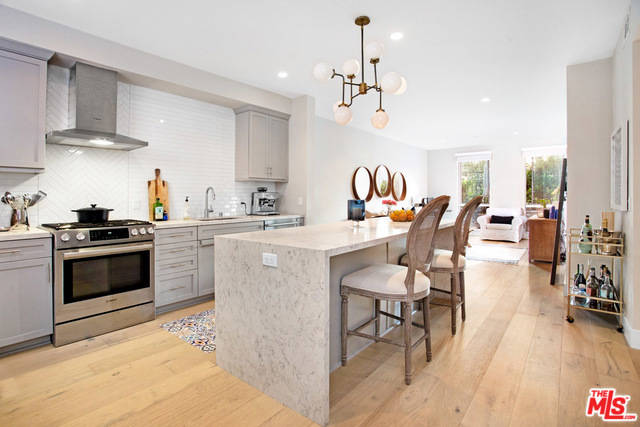 1920 Pacific Coast Highway, Redondo Beach, California 90277, 2 Bedrooms Bedrooms, ,2 BathroomsBathrooms,Residential,Sold,Pacific Coast Highway,20571704