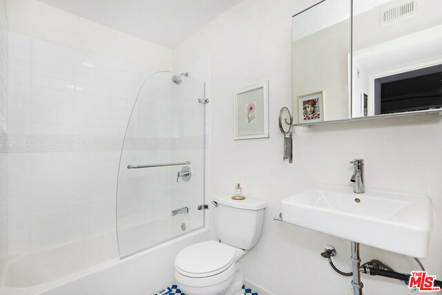 2 Bed Home for Sale in Los Angeles, California