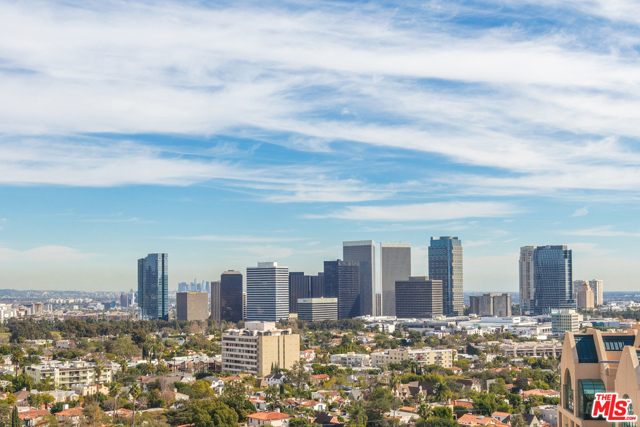 1 Bed Home for Sale in Los Angeles, California