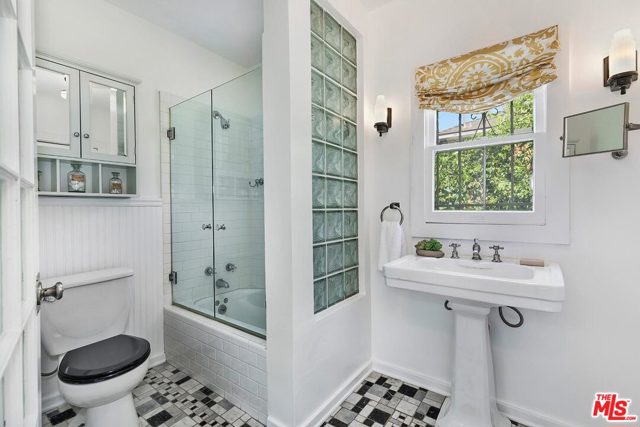 3 Bed Home for Sale in Los Angeles, California