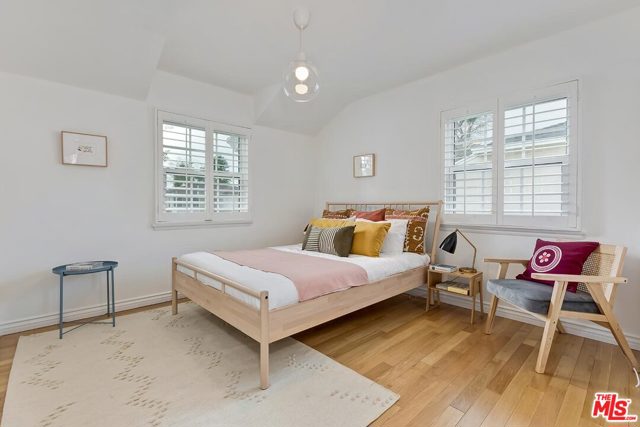 2 Bed Home for Sale in Van Nuys, California