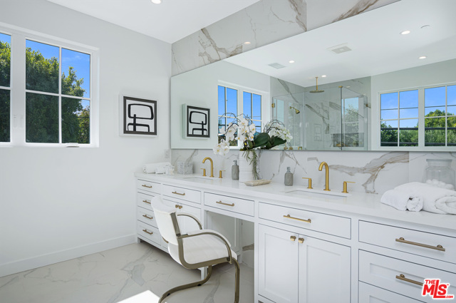 4 Bed Home for Sale in Los Angeles, California