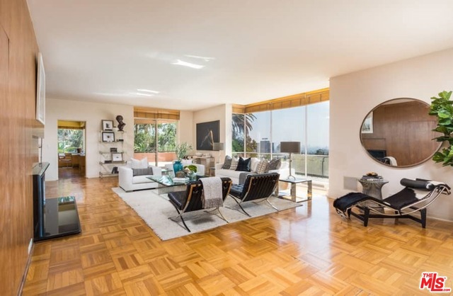 5 Bed Home for Sale in Los Angeles, California