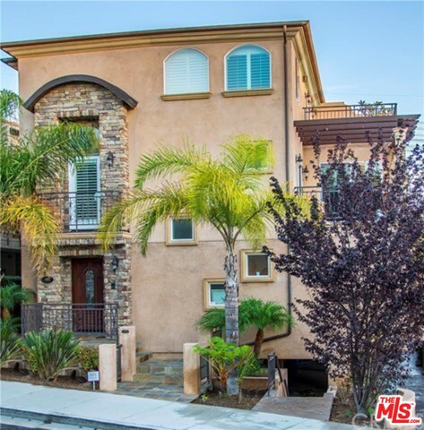 598 1ST Street, Hermosa Beach, California 90254, 3 Bedrooms Bedrooms, ,4 BathroomsBathrooms,Residential,Sold,1ST,18324998